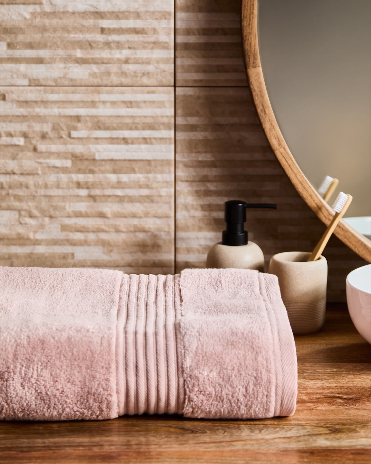 ULTIMATE LUXURY HAND & BATH TOWEL