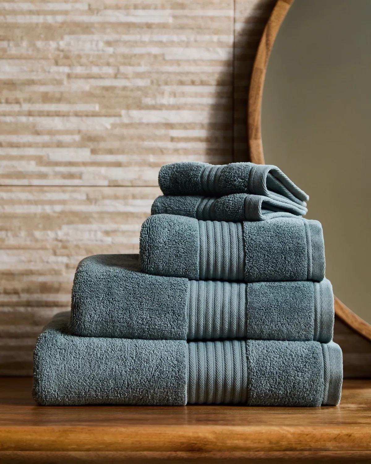 ULTIMATE LUXURY HAND & BATH TOWEL